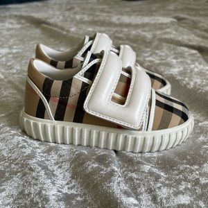 Burberry toddler shoes